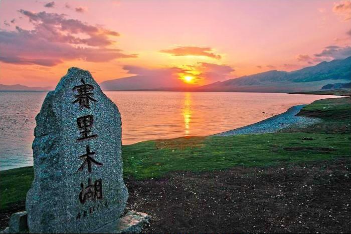 南海夏日碧波荡漾的最新动态